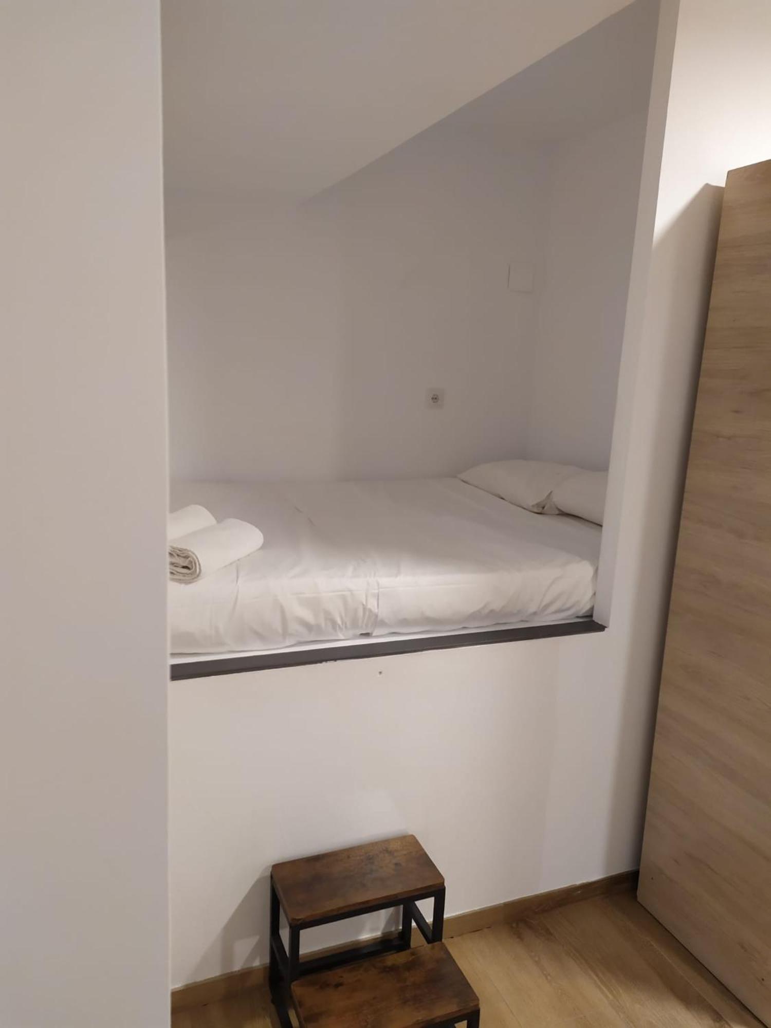 Beach & Arts Hostel Валенсия Экстерьер фото